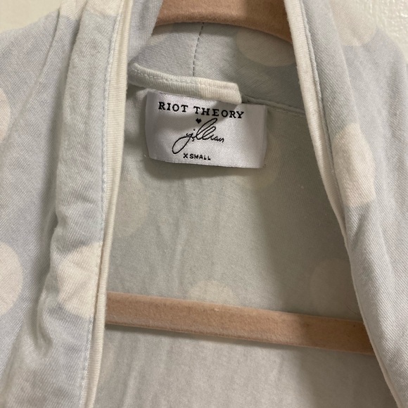 Riot Theory x Jilly Box Robe - Picture 4 of 4